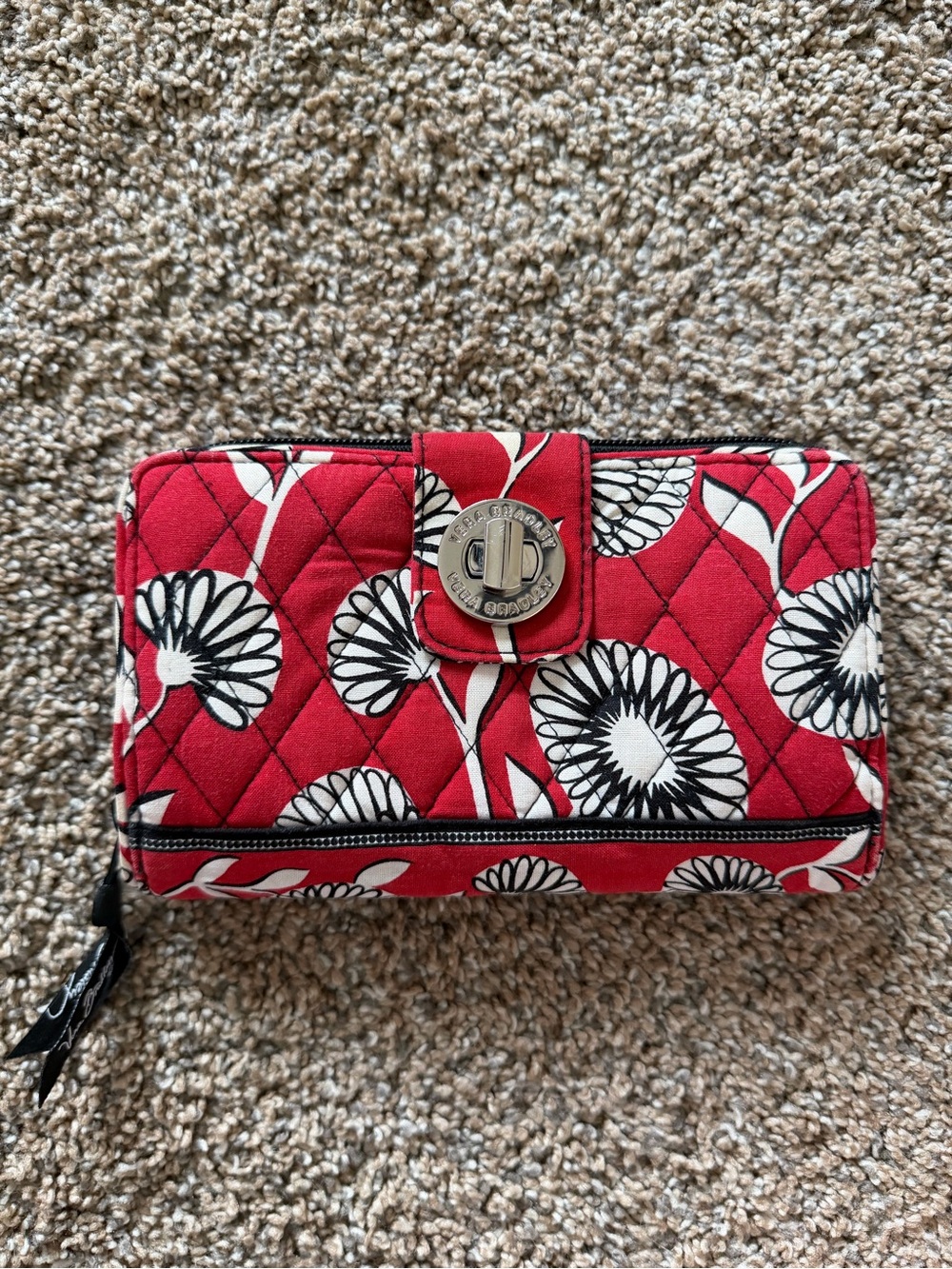 VERA BRADLEY Turn Lock Zip Around Wallet Retired Deco Daisy Floral